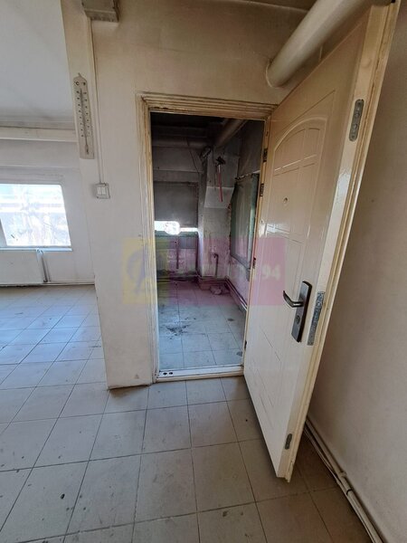 Spatiu birouri (sau hala) 150mp, zona Republica